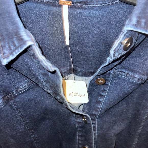 NEW FREE PEOPLE DARK INDIGO AMBER DENIM BUTTON MINI JEAN DRESS SIZE 6 - Picture 4 of 5